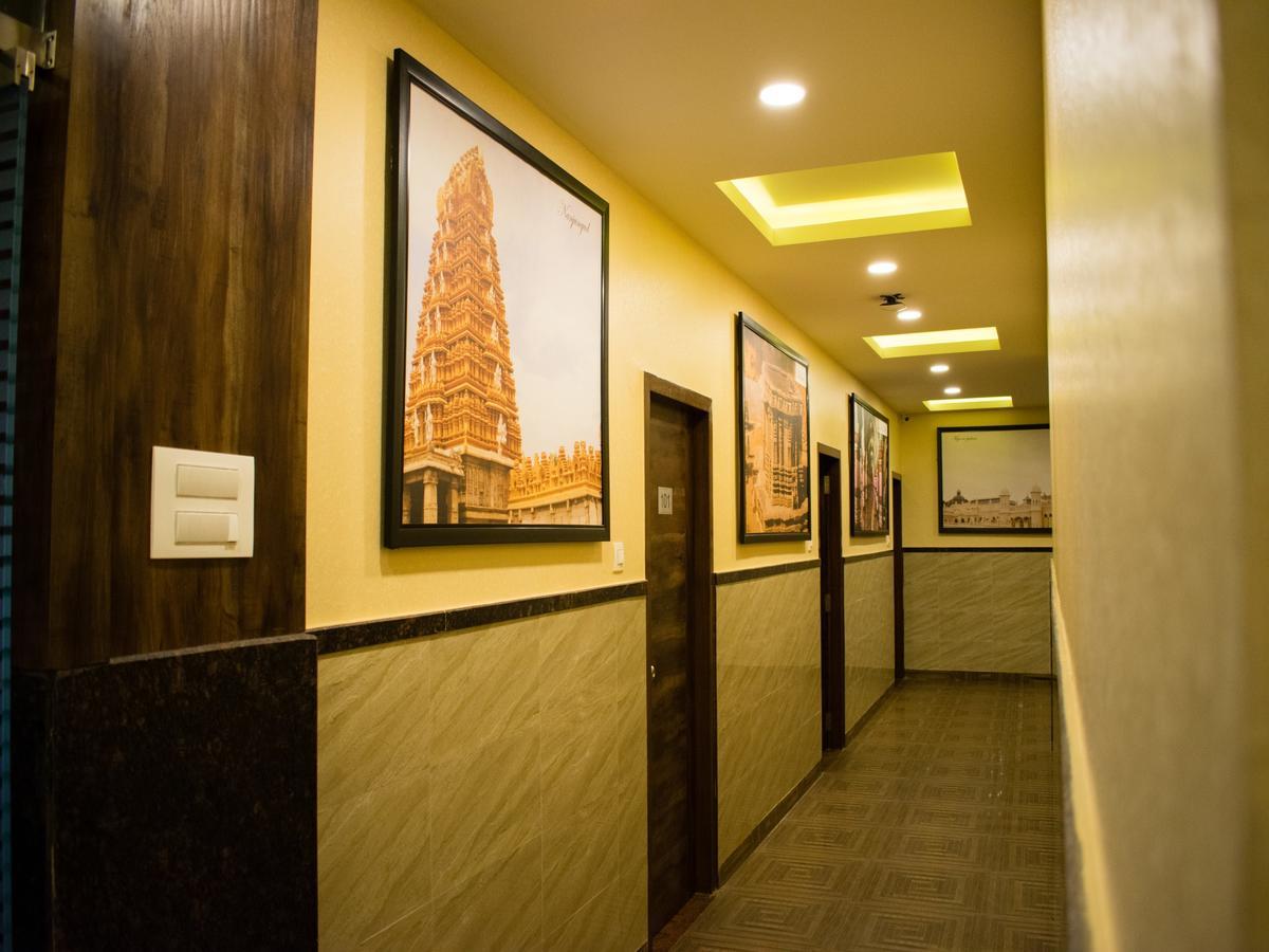 Hotel Mysore Republic Extérieur photo