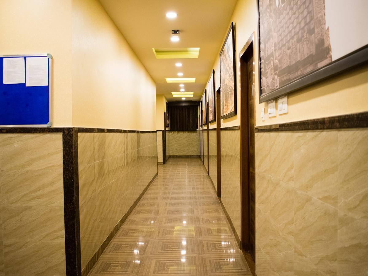 Hotel Mysore Republic Extérieur photo