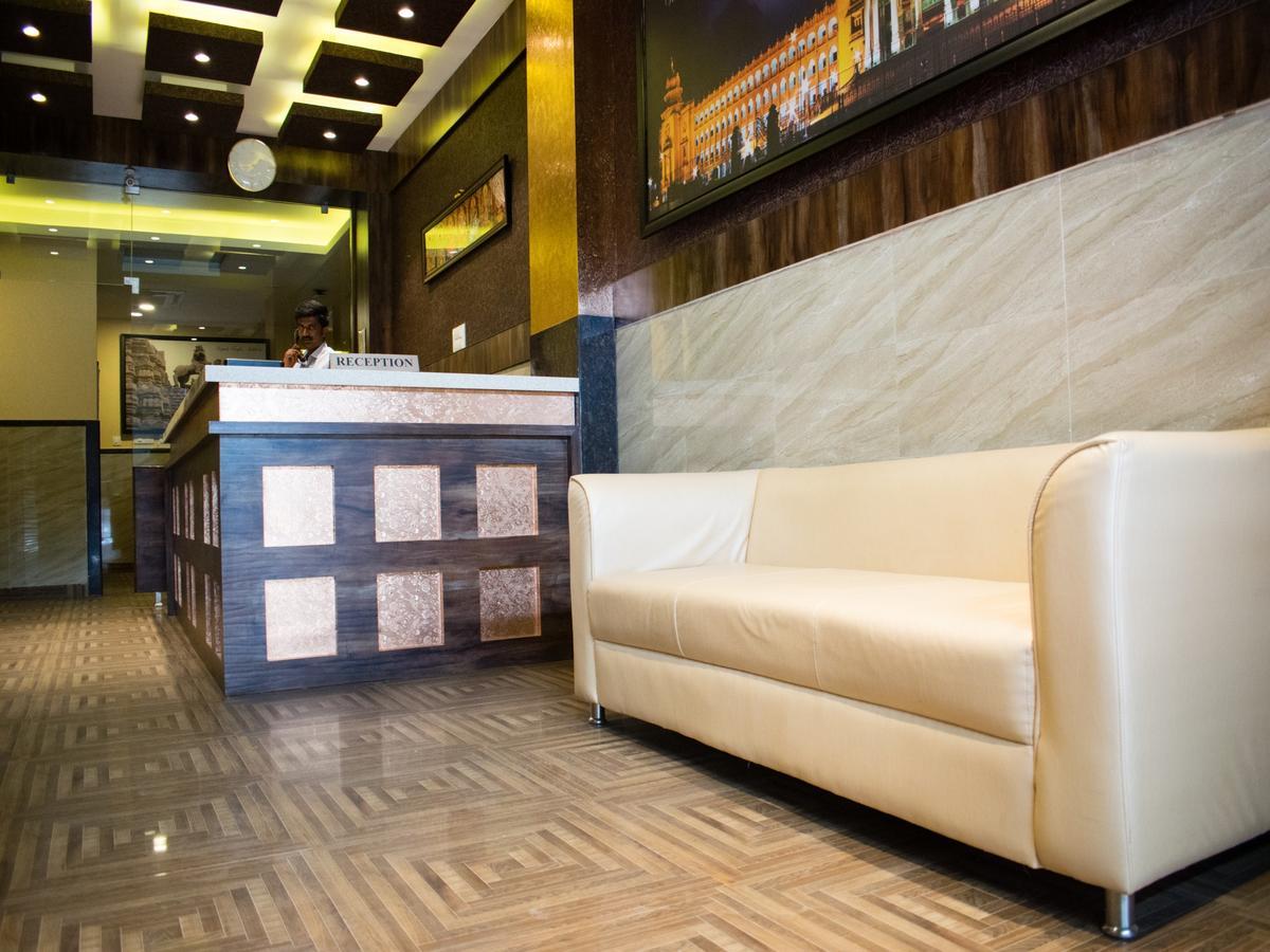 Hotel Mysore Republic Extérieur photo