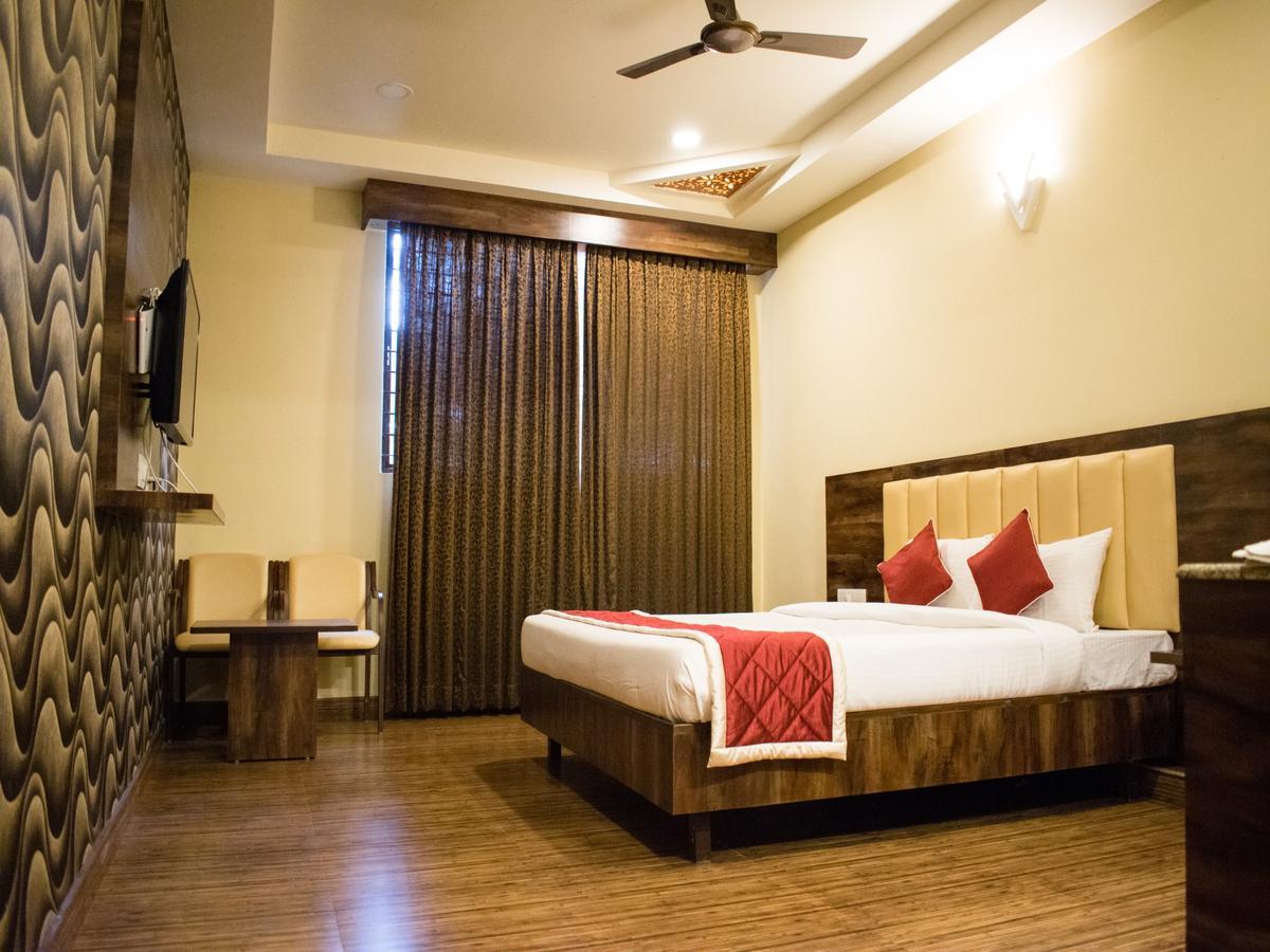 Hotel Mysore Republic Extérieur photo